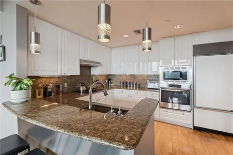 $849,000 | 700 Park Regency Place Northeast, Unit 1501, Atlanta, GA 30326