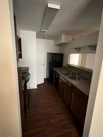 $59,900 | 14550 Fonmeadow Drive, Unit 1006, Houston, TX 77035