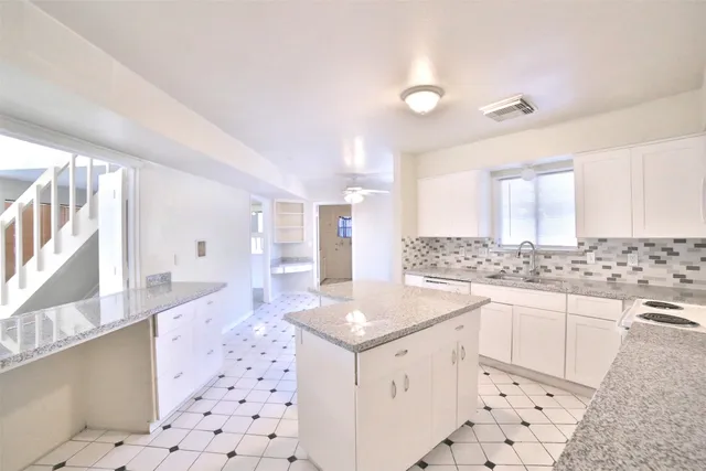 $2,000 | 10723 Shawnbrook Drive, Houston, TX 77071