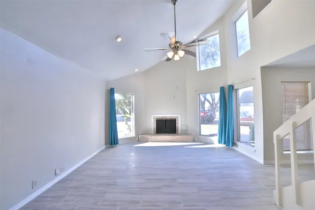 $2,000 | 10723 Shawnbrook Drive, Houston, TX 77071