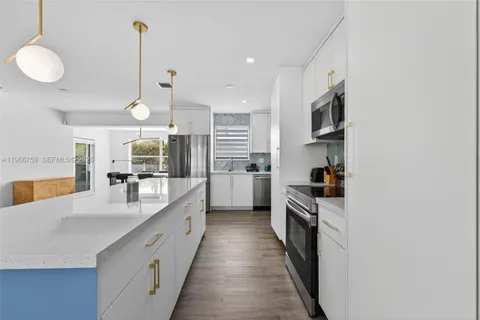 $740,000 | 190 Northeast 173rd Street, Miami, FL 33162