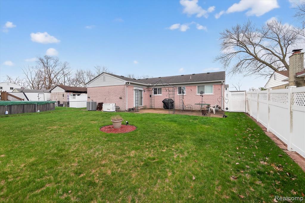 25046 Chestnut Street Taylor, MI 48180 - Photo 35 of 45