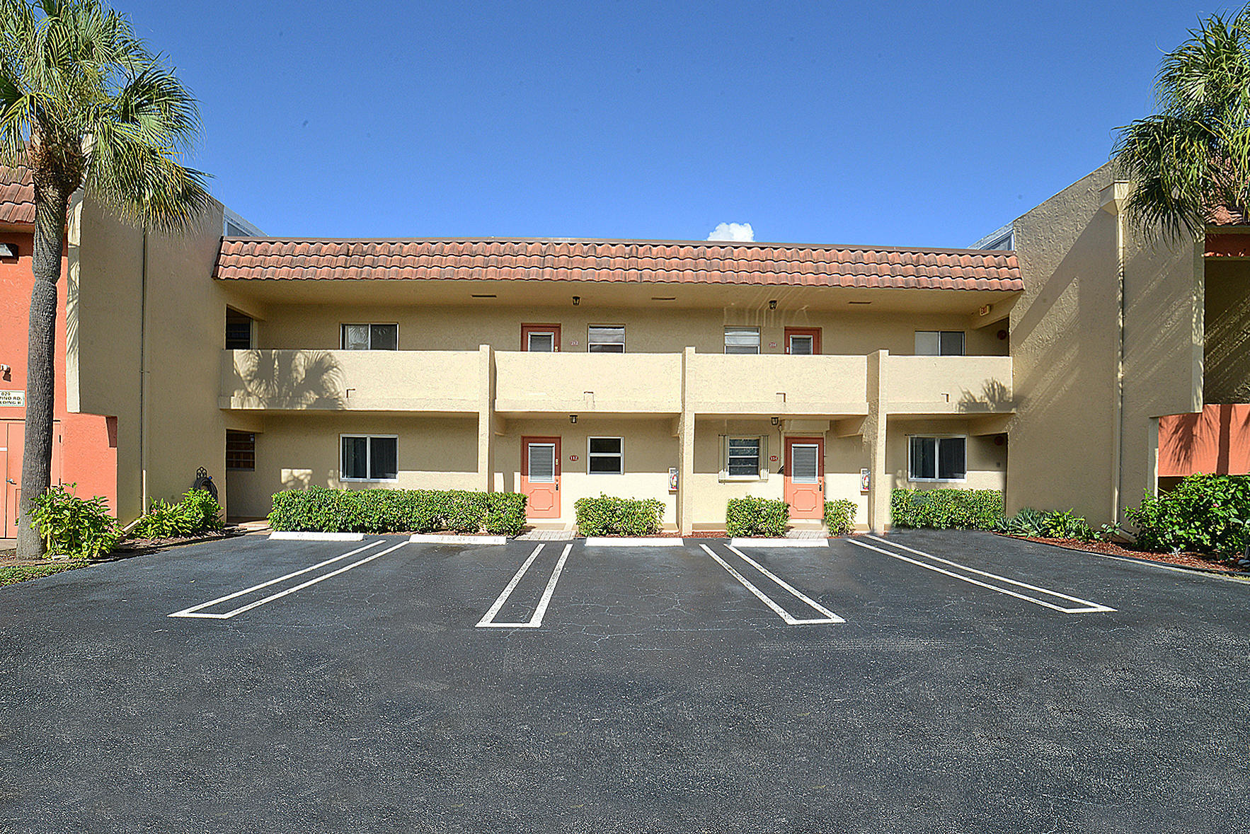 829 Camino Road, Unit 112B Delray Beach, FL 33445 - Photo 2 of 36 DSC_0132A