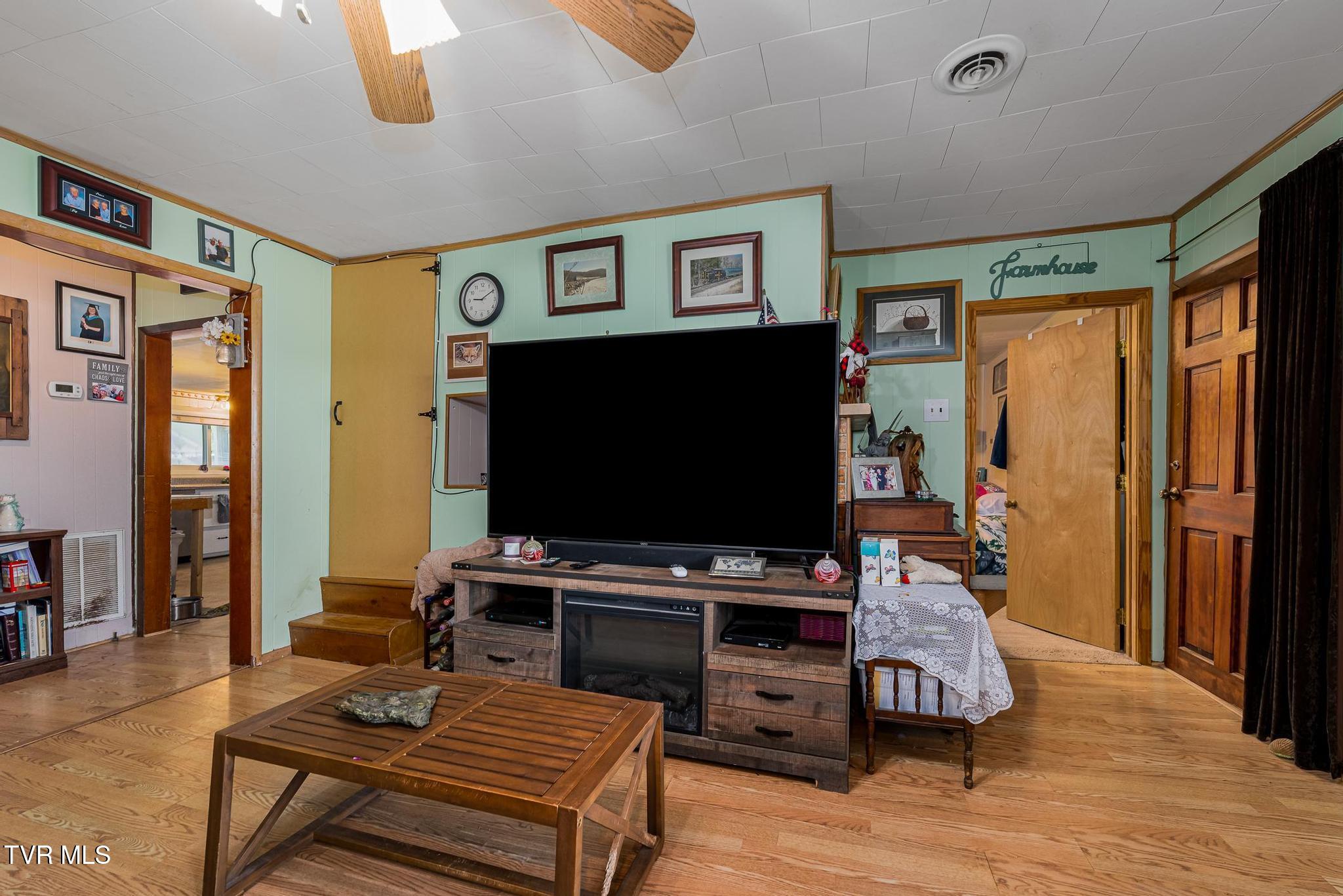 154 Stockton Road Chuckey, TN 37641 - Photo 6 of 57 154 Stockton Road (39 of 59)