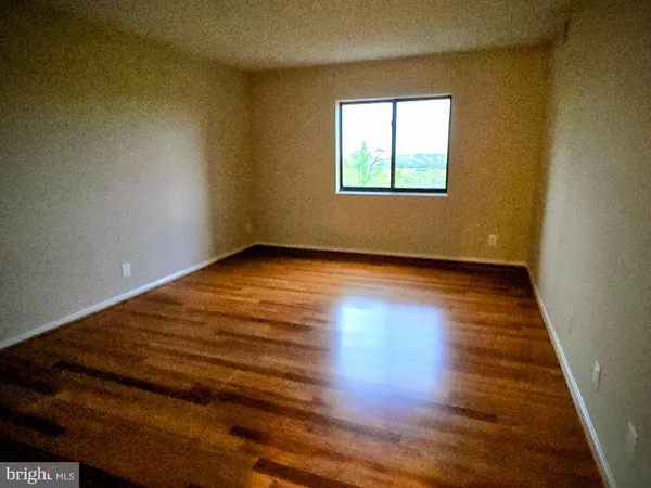 $2,400 | 5903 Mt Eagle Drive, Unit 802, Alexandria, VA 22303