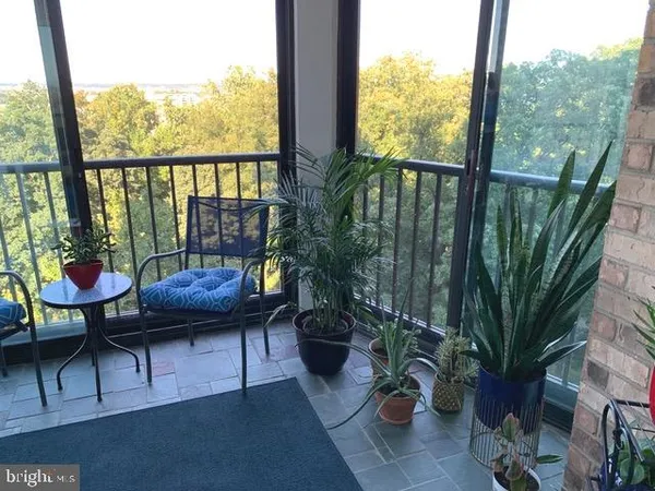 $2,400 | 5903 Mt Eagle Drive, Unit 802, Alexandria, VA 22303