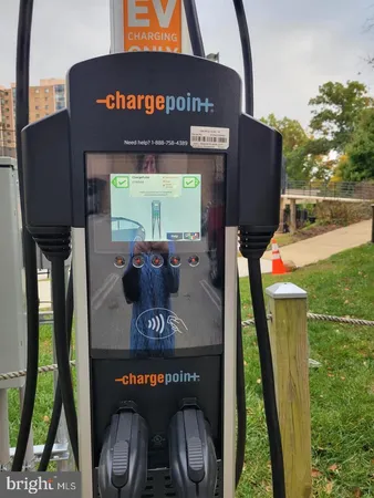 $2,400 | 5903 Mt Eagle Drive, Unit 802, Alexandria, VA 22303