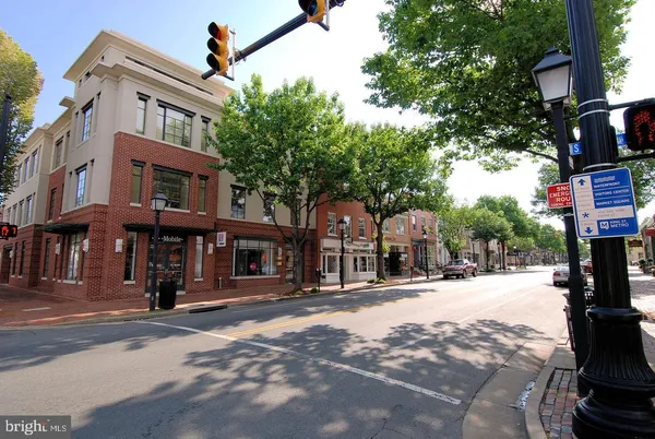 $2,400 | 5903 Mt Eagle Drive, Unit 802, Alexandria, VA 22303