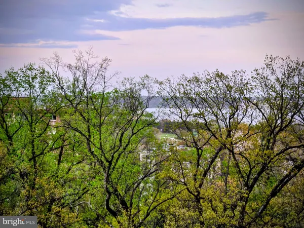 $2,400 | 5903 Mt Eagle Drive, Unit 802, Alexandria, VA 22303