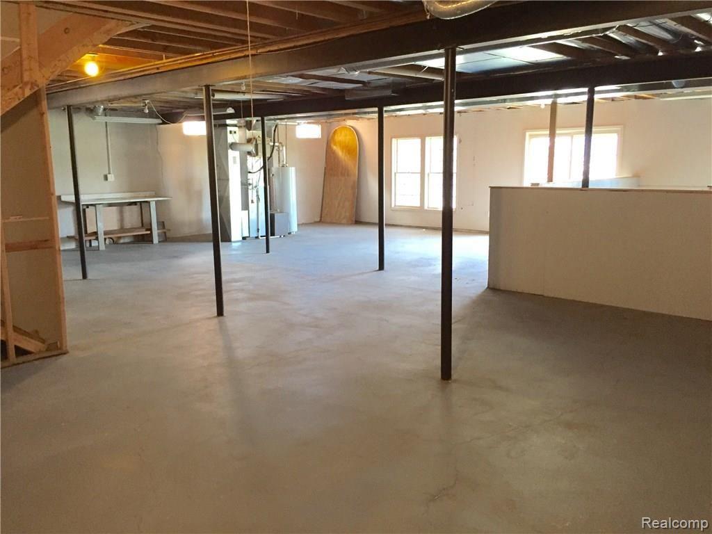 11076 Pinehurst Road Plymouth, MI 48170 - Photo 9 of 9 9.jpg