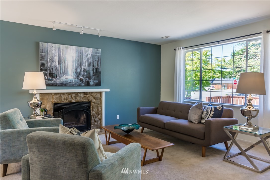 10405 Northeast 200th Street Bothell, WA 98011 - Photo 5 of 17 Gallery Image 5