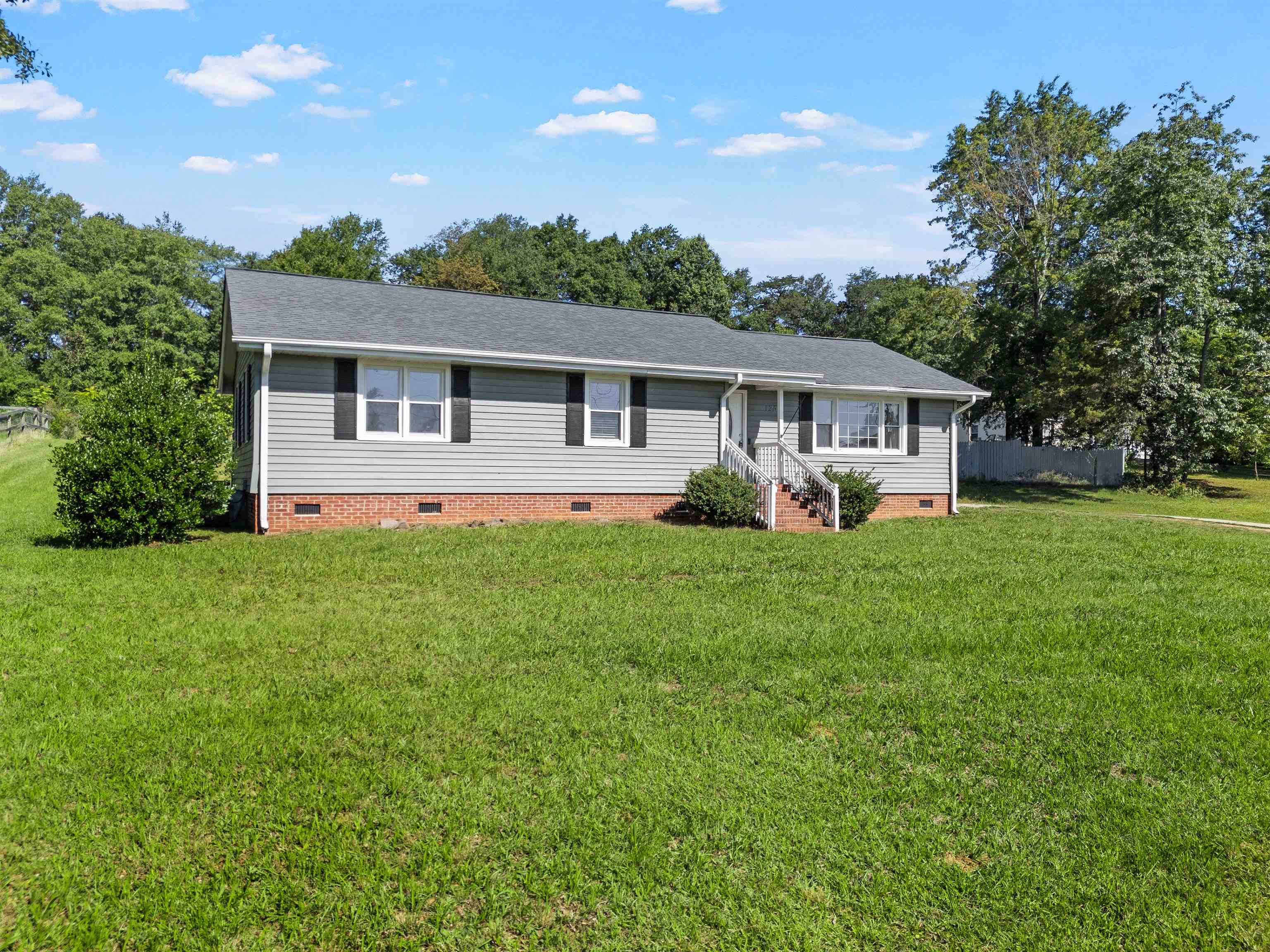 1257 Hampton Road Inman, SC 29349 - Photo 3 of 42