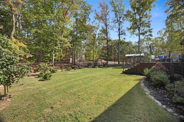 a view of yard with tree
