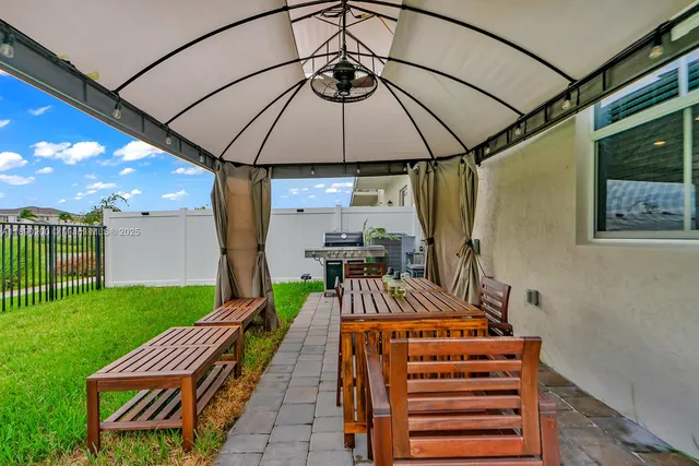 a view of outdoor space yard and patio