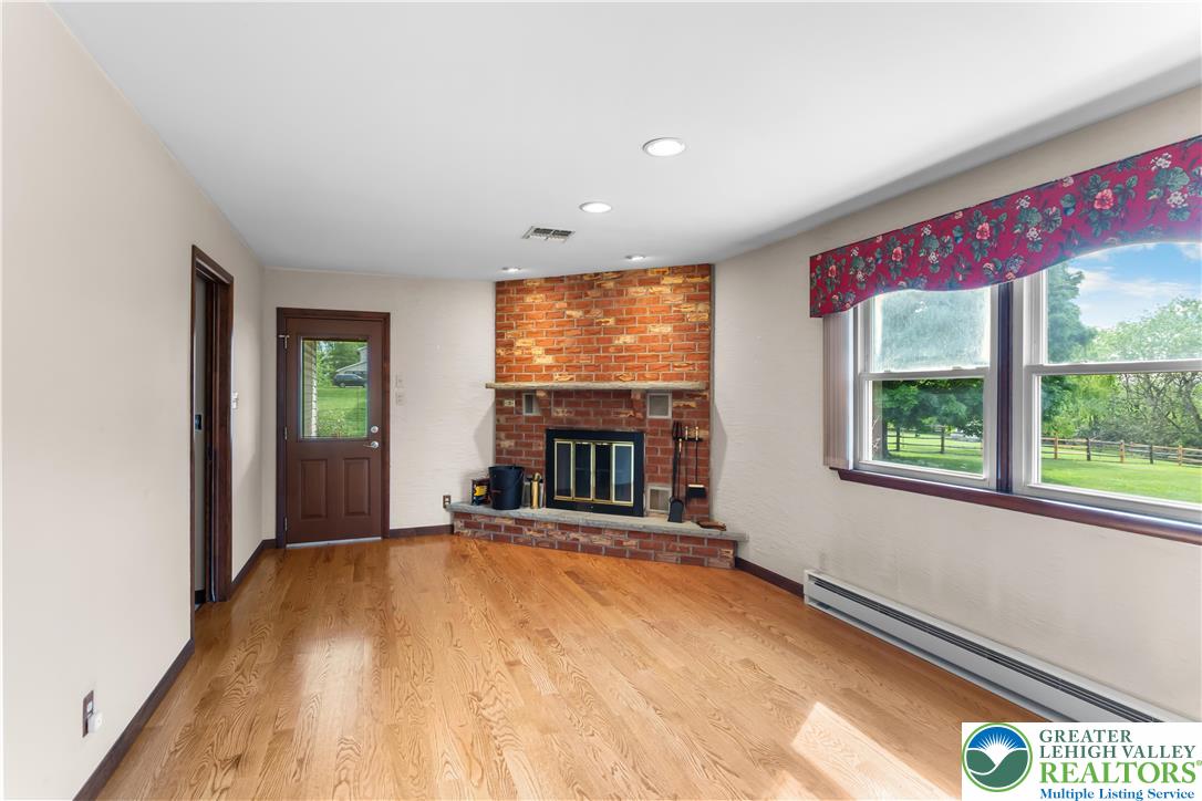8034 Valley View Road Northampton, PA 18067 - Photo 8 of 27 Gallery Image 8