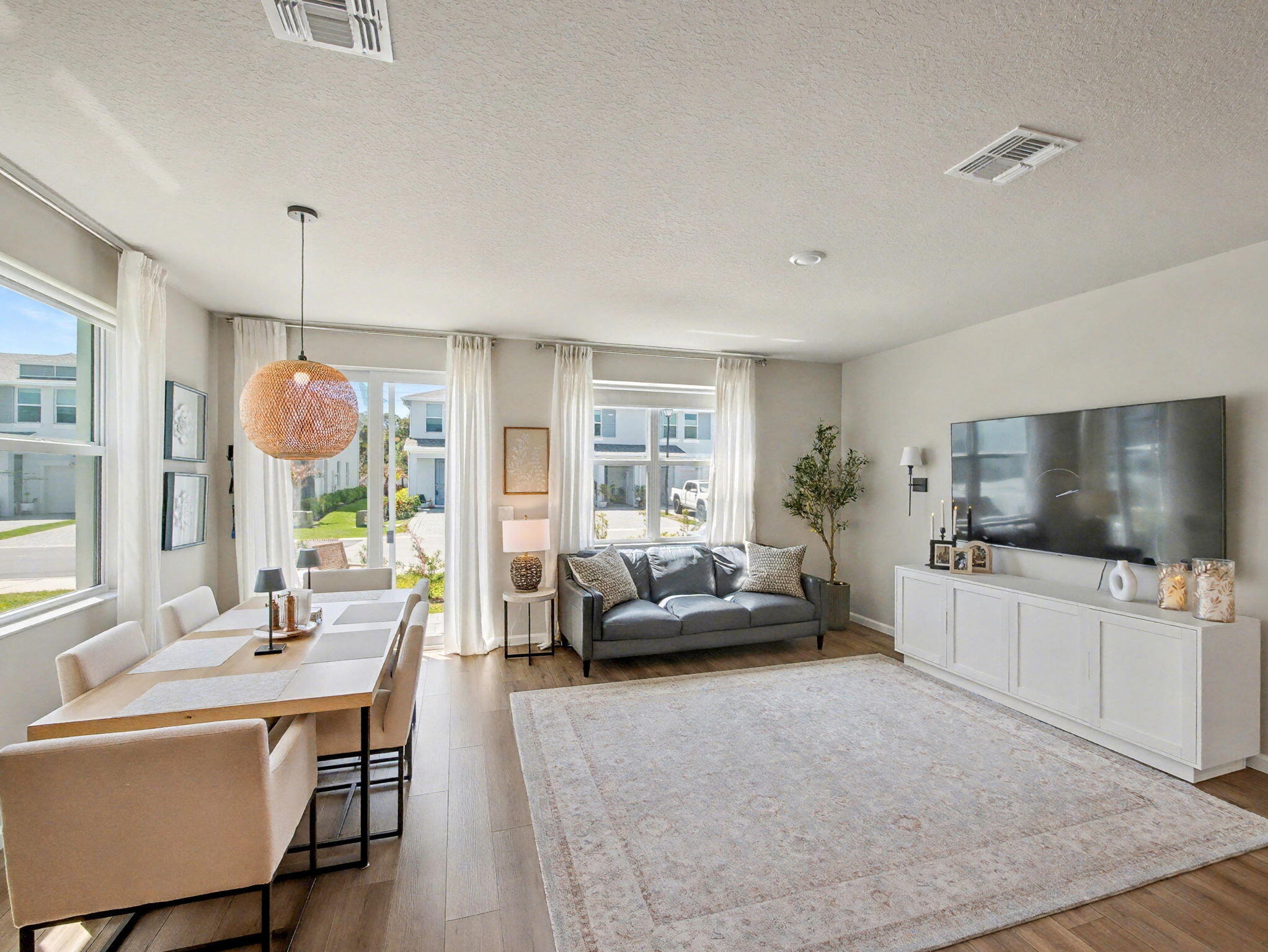 5747 Southeast Edgewater Circle Stuart, FL 34997 - Photo 15 of 44 Living/Dining