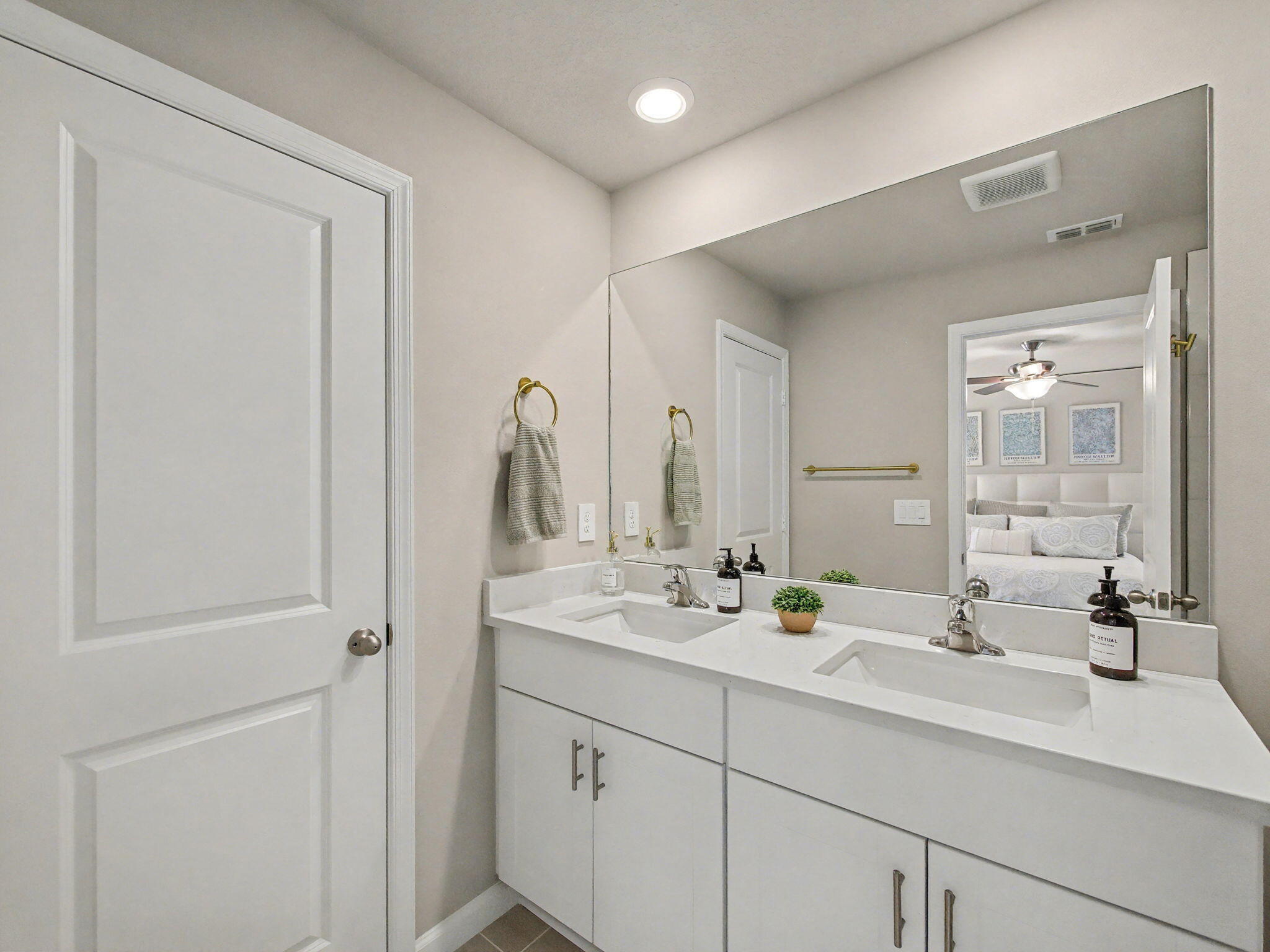 5747 Southeast Edgewater Circle Stuart, FL 34997 - Photo 25 of 45 Primary Bathroom