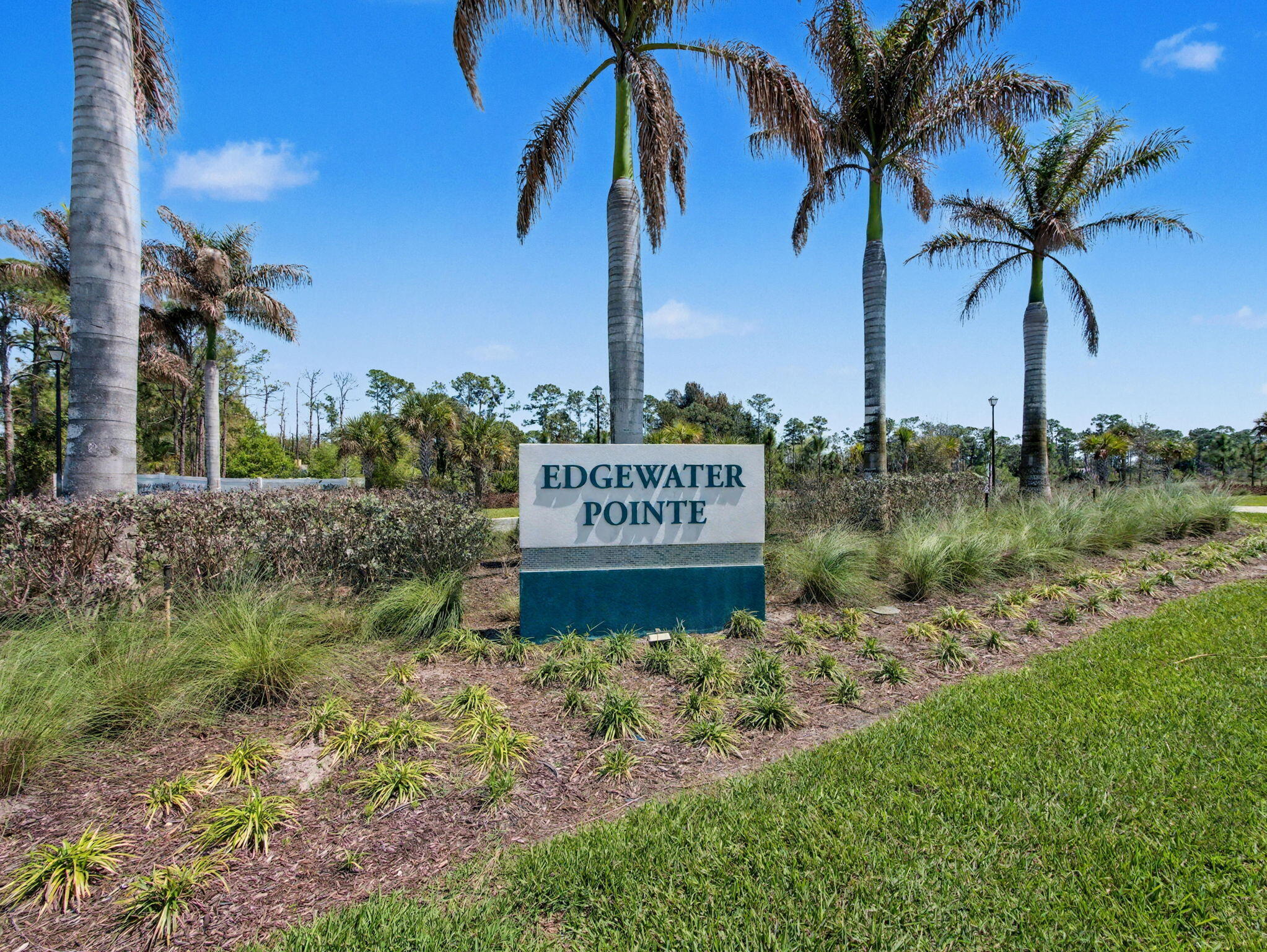 5747 Southeast Edgewater Circle Stuart, FL 34997 - Photo 3 of 45 Edgewater Pointe