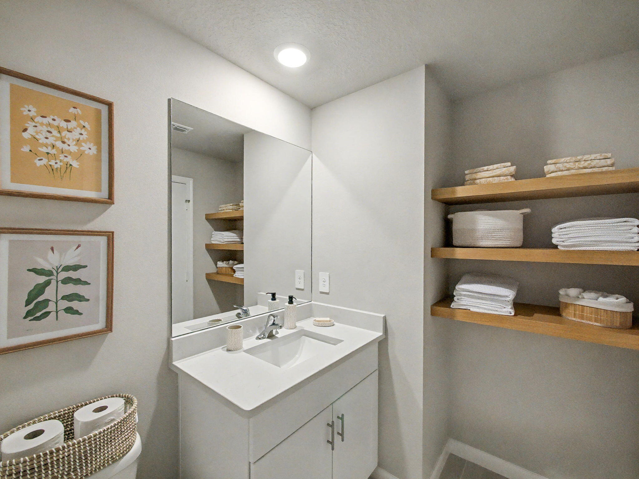 5747 Southeast Edgewater Circle Stuart, FL 34997 - Photo 31 of 44 Guest Bathroom