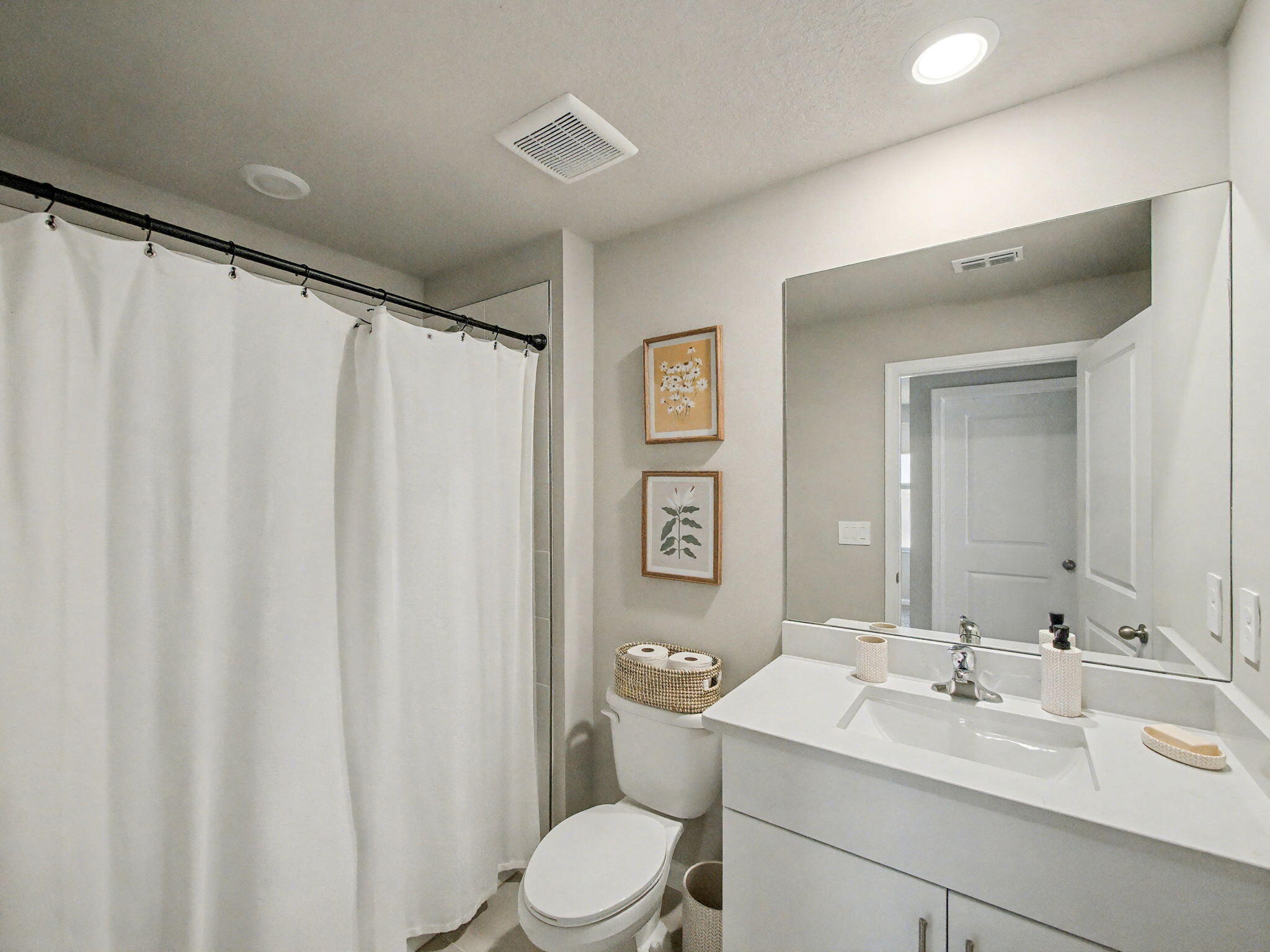 5747 Southeast Edgewater Circle Stuart, FL 34997 - Photo 33 of 45 Guest Bathroom