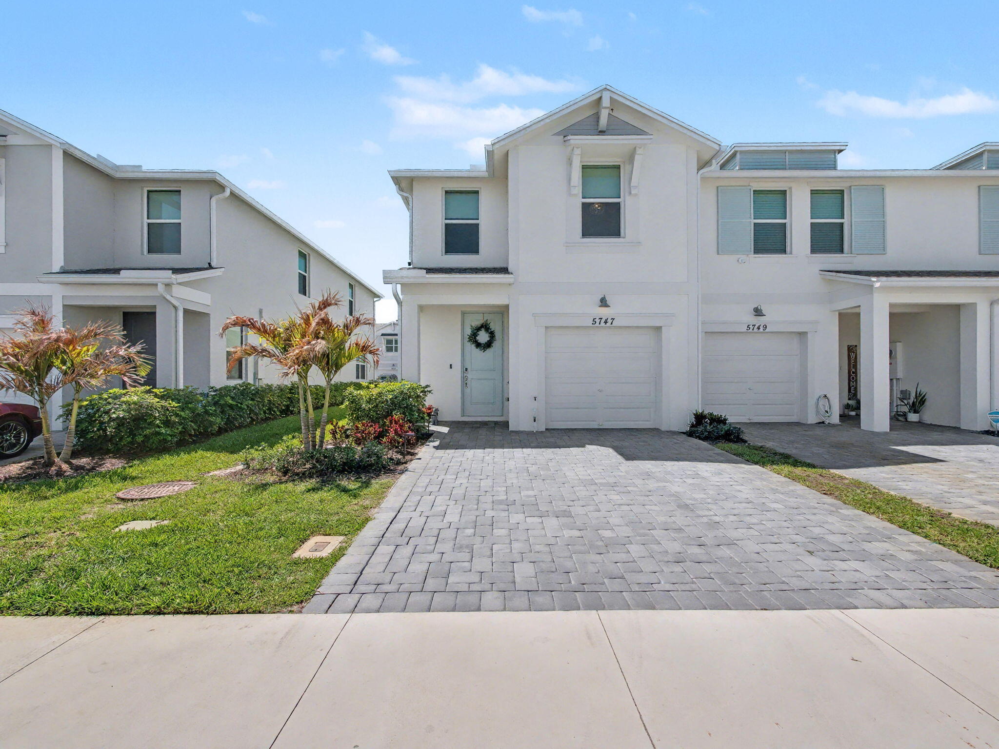5747 Southeast Edgewater Circle Stuart, FL 34997 - Photo 4 of 45 Front of the townhouse