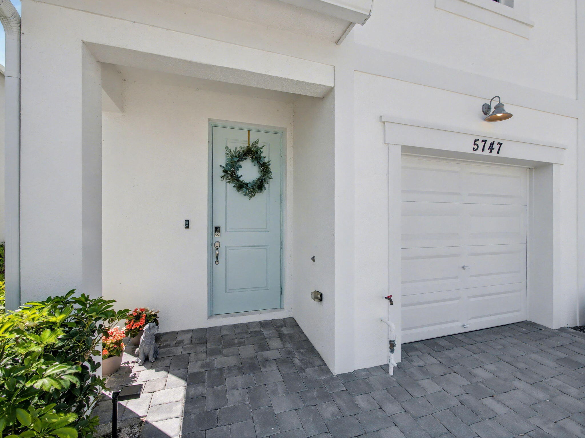 5747 Southeast Edgewater Circle Stuart, FL 34997 - Photo 5 of 44 Front