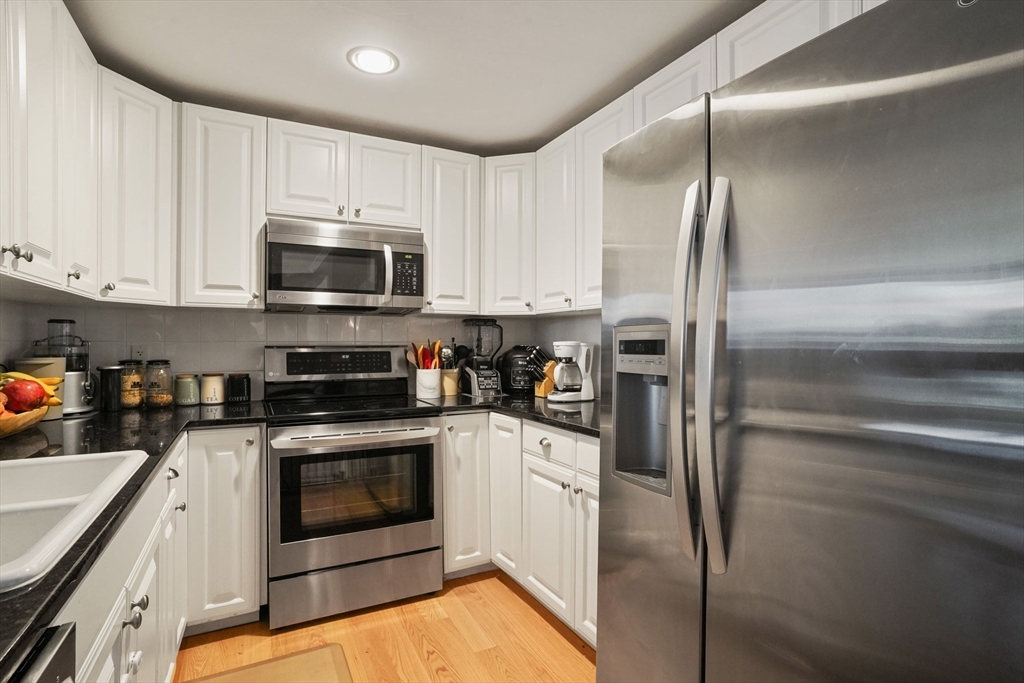 65 Chelsea Street, Unit 305 Boston, MA 02129 - Photo 12 of 30