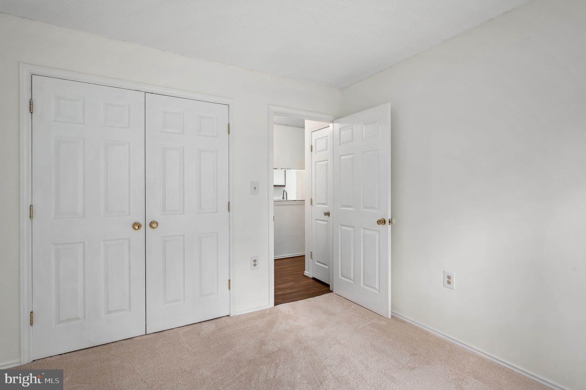 21029 Timber Ridge Terrace, Unit 104 Ashburn, VA 20147 - Photo 16 of 34 2nd bedroom