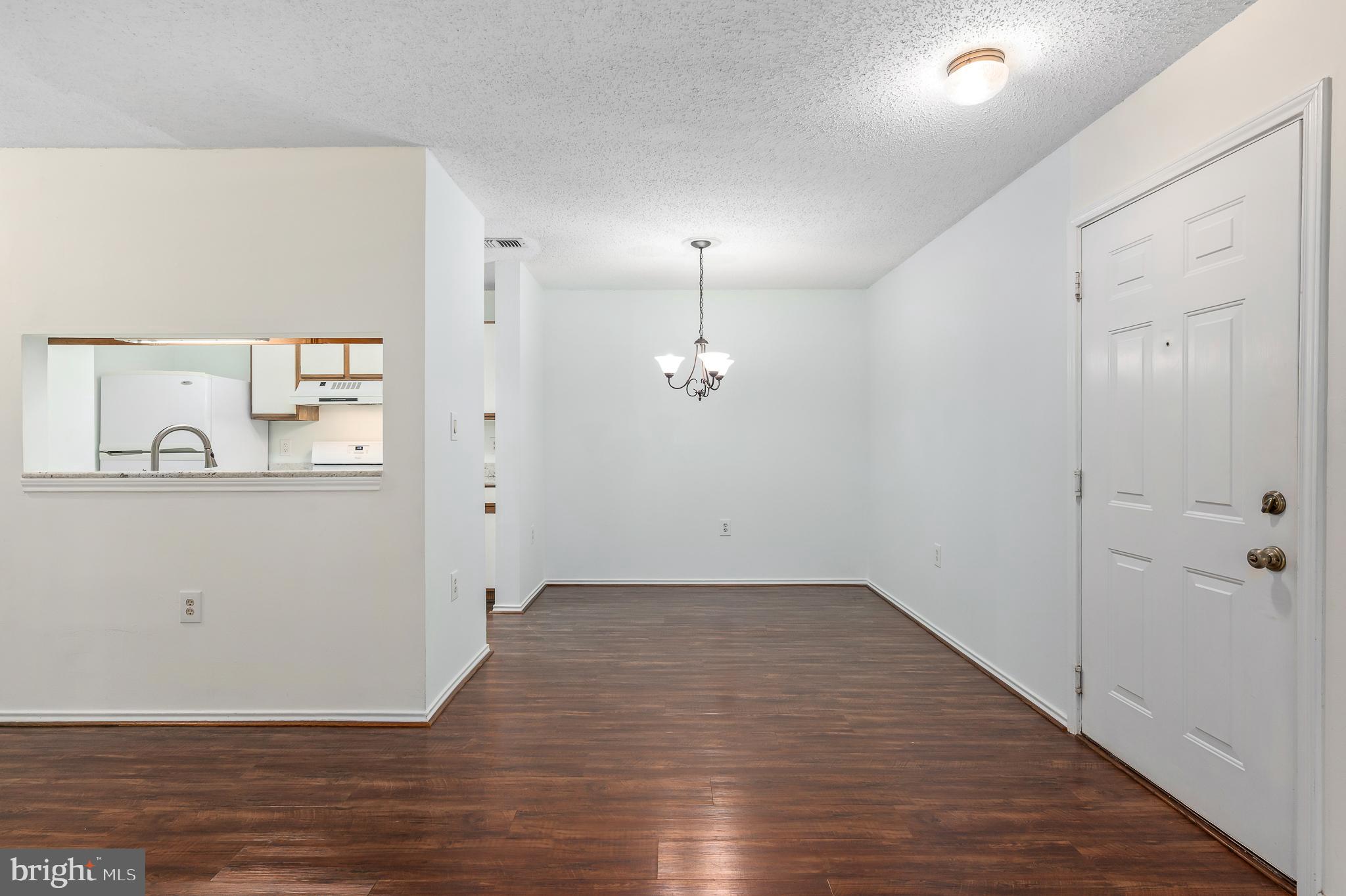 21029 Timber Ridge Terrace, Unit 104 Ashburn, VA 20147 - Photo 7 of 34