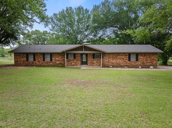 $252,900 | 4006 Mark Lane, Mount Pleasant, TX 75455