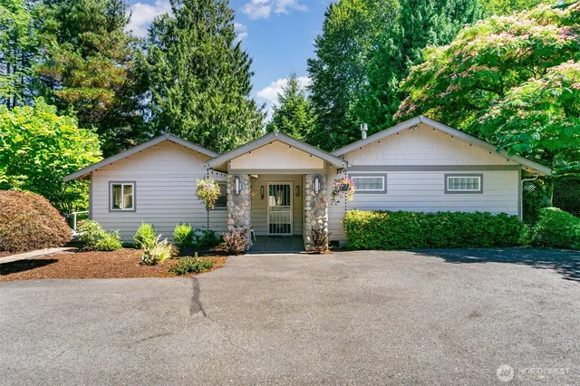 $899,950 | 2726 Pioneer Way East, Tacoma, WA 98404