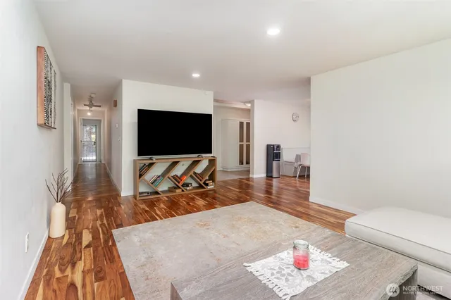 $899,950 | 2726 Pioneer Way East, Tacoma, WA 98404