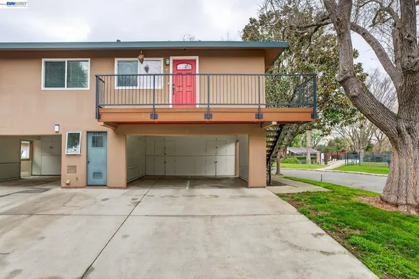 $515,000 | 8185 Arroyo Drive, Unit 4, Pleasanton, CA 94588