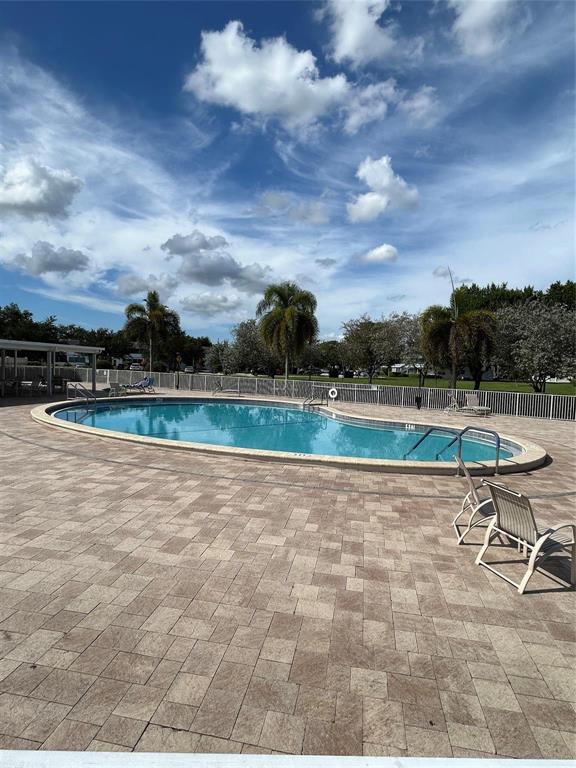 423 Markham R, Unit 423 Deerfield Beach, FL 33442 - Photo 12 of 13 GetMedia 13