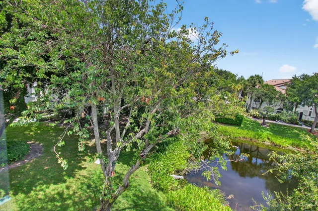 $219,900 | 5265 Brisata Circle, Unit U, Boynton Beach, FL 33437