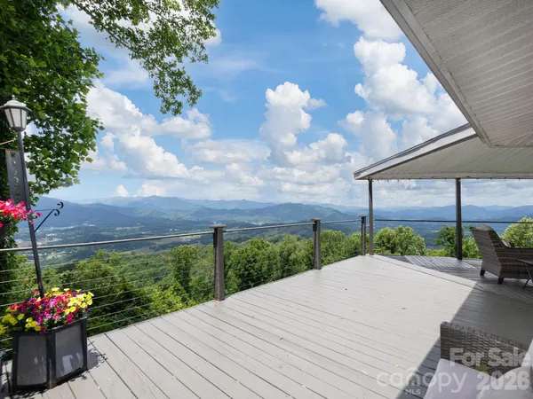 $800,000 | 153 Windalier Lane, Waynesville, NC 28786