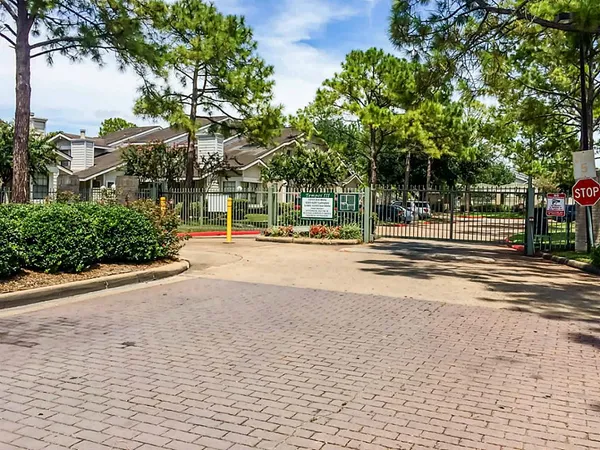 $127,500 | 11963 Bob White Drive, Unit 854, Houston, TX 77035