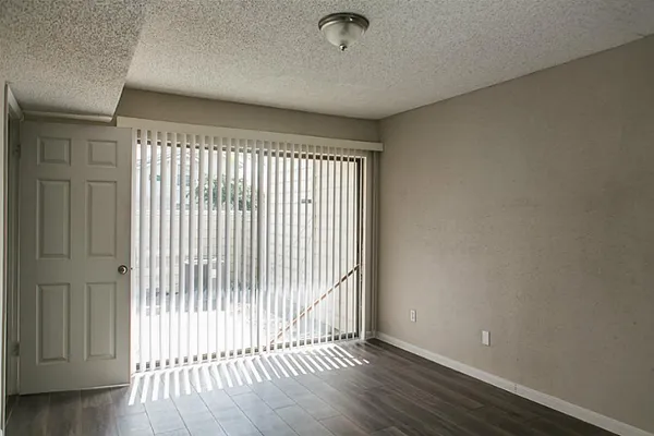 $127,500 | 11963 Bob White Drive, Unit 854, Houston, TX 77035