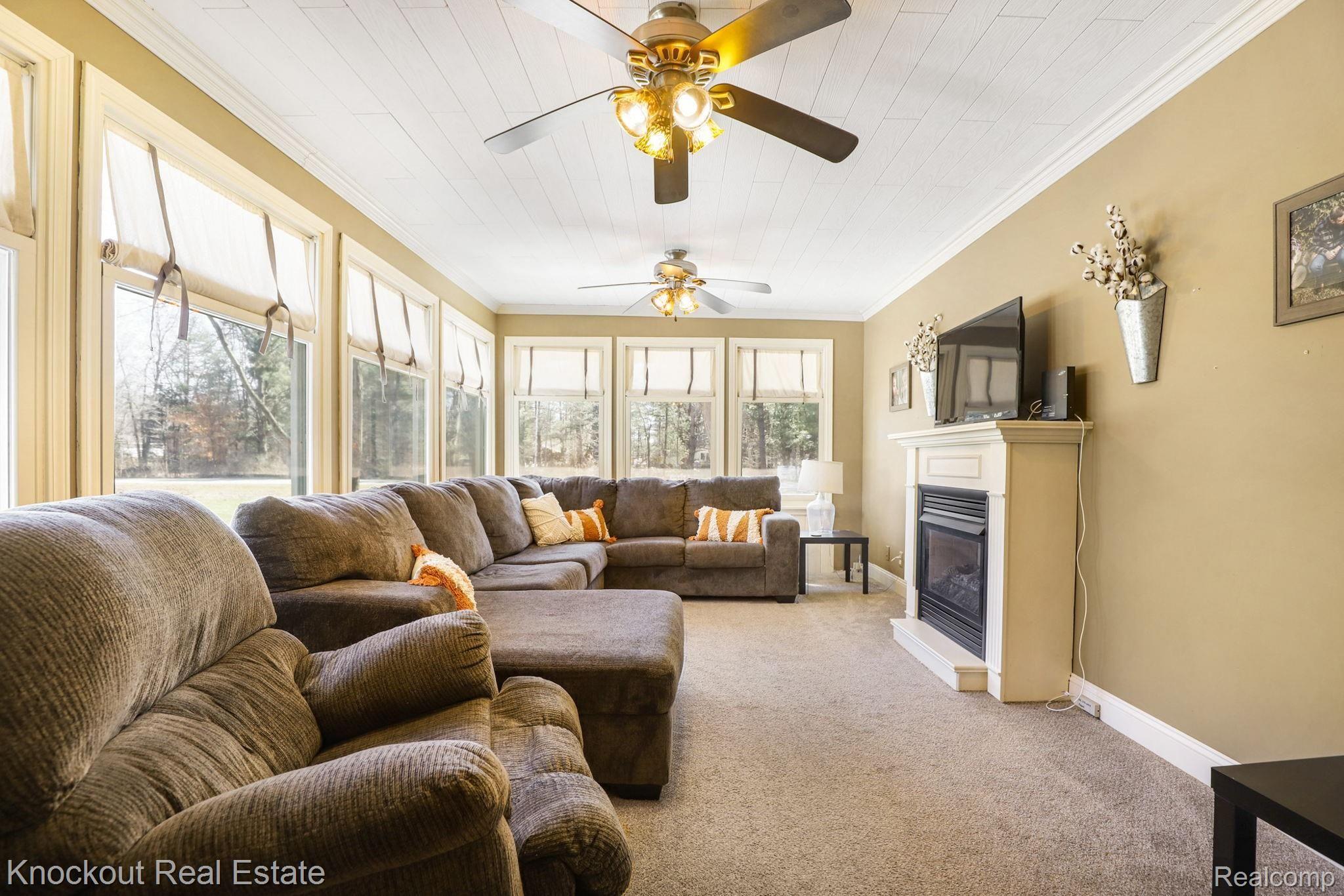 5930 Murphy Lake Road Millington, MI 48746 - Photo 14 of 49 17-web-or-mls-5930 Murphy Lake Millington - 17.jpg