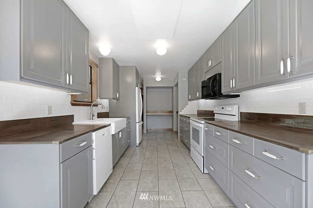 24053 North West View Road Mount Vernon, WA 98274 - Photo 14 of 37 Gallery Image 14