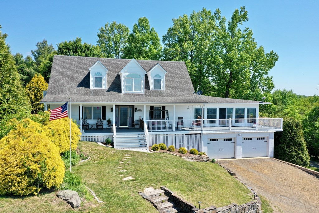 352 Dogwood Ridge Fancy Gap, VA 24328 - Photo 3 of 66 Gallery Image 3
