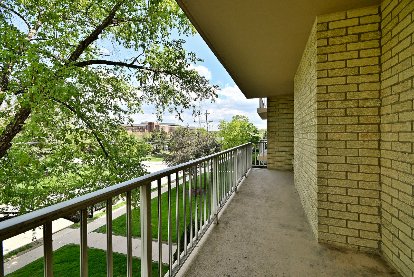 110 West Butterfield Road, Unit 302S Elmhurst, IL 60126 - Photo 28 of 32
