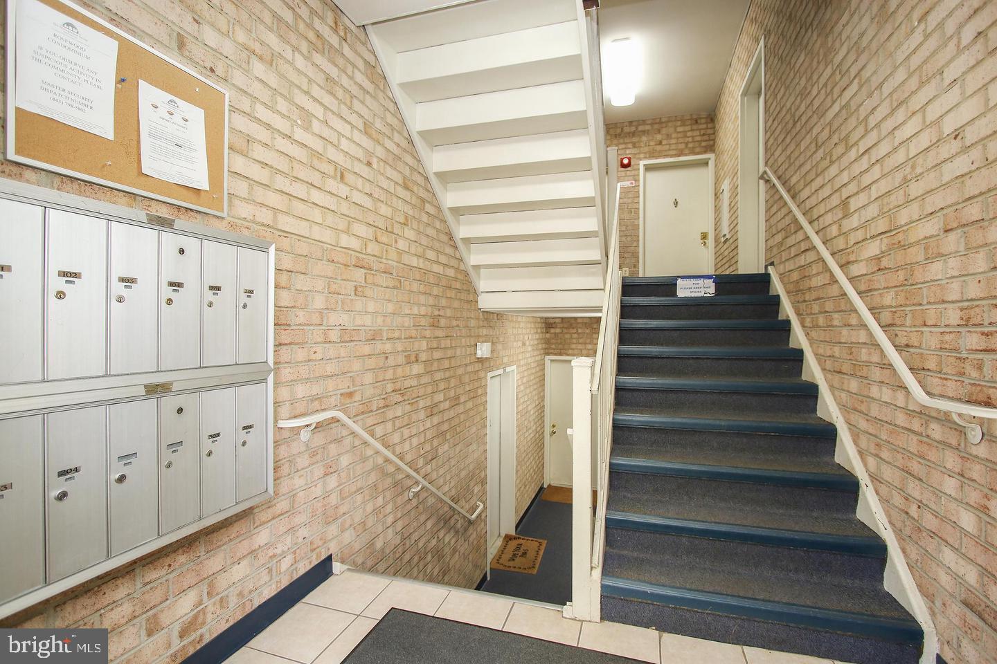 18324 Streamside Drive, Unit 302 Gaithersburg, MD 20879 - Photo 5 of 31 Entry into Building