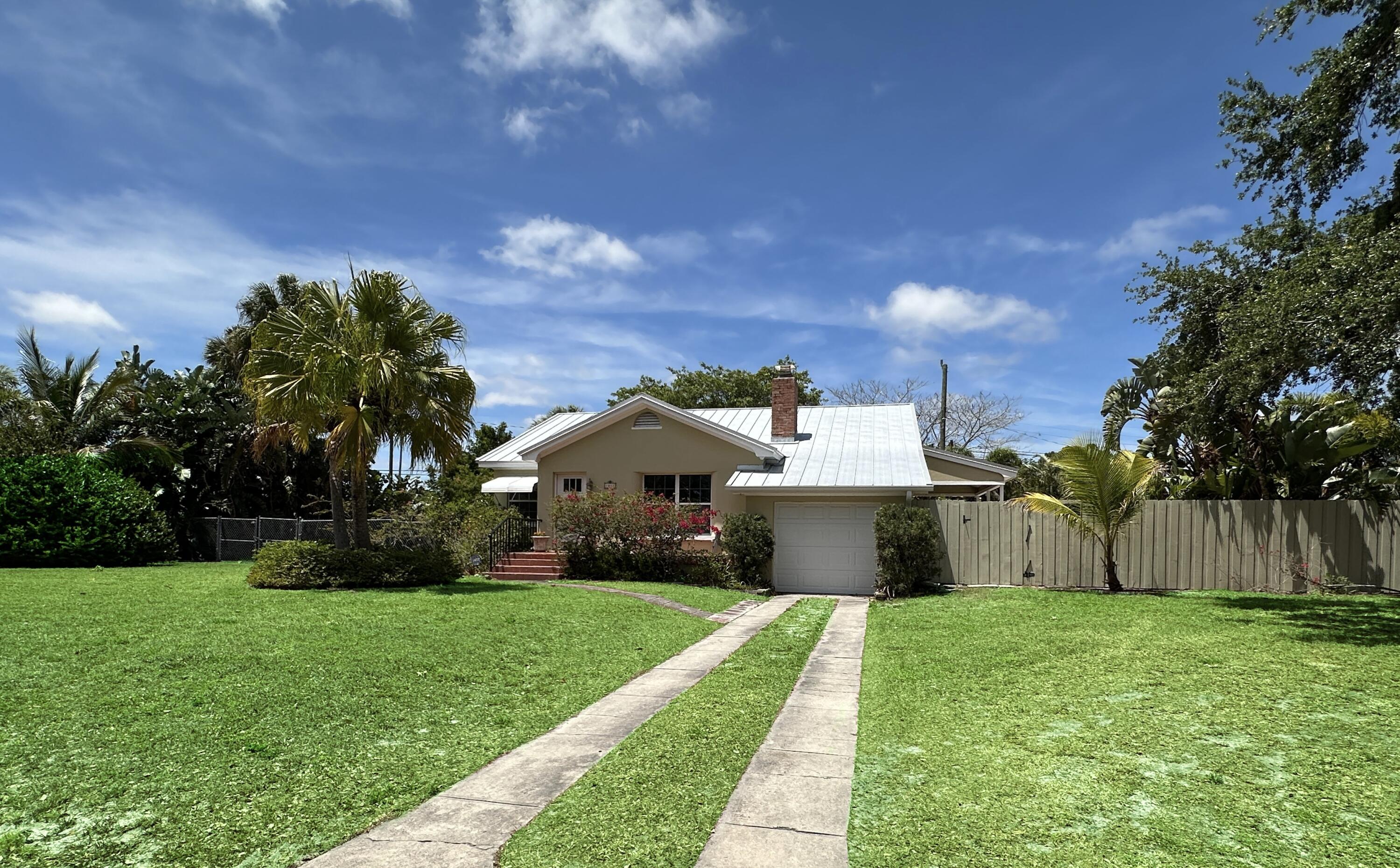 1017 Colonial Road Fort Pierce, FL 34950 - Photo 1 of 26 IMG_0390