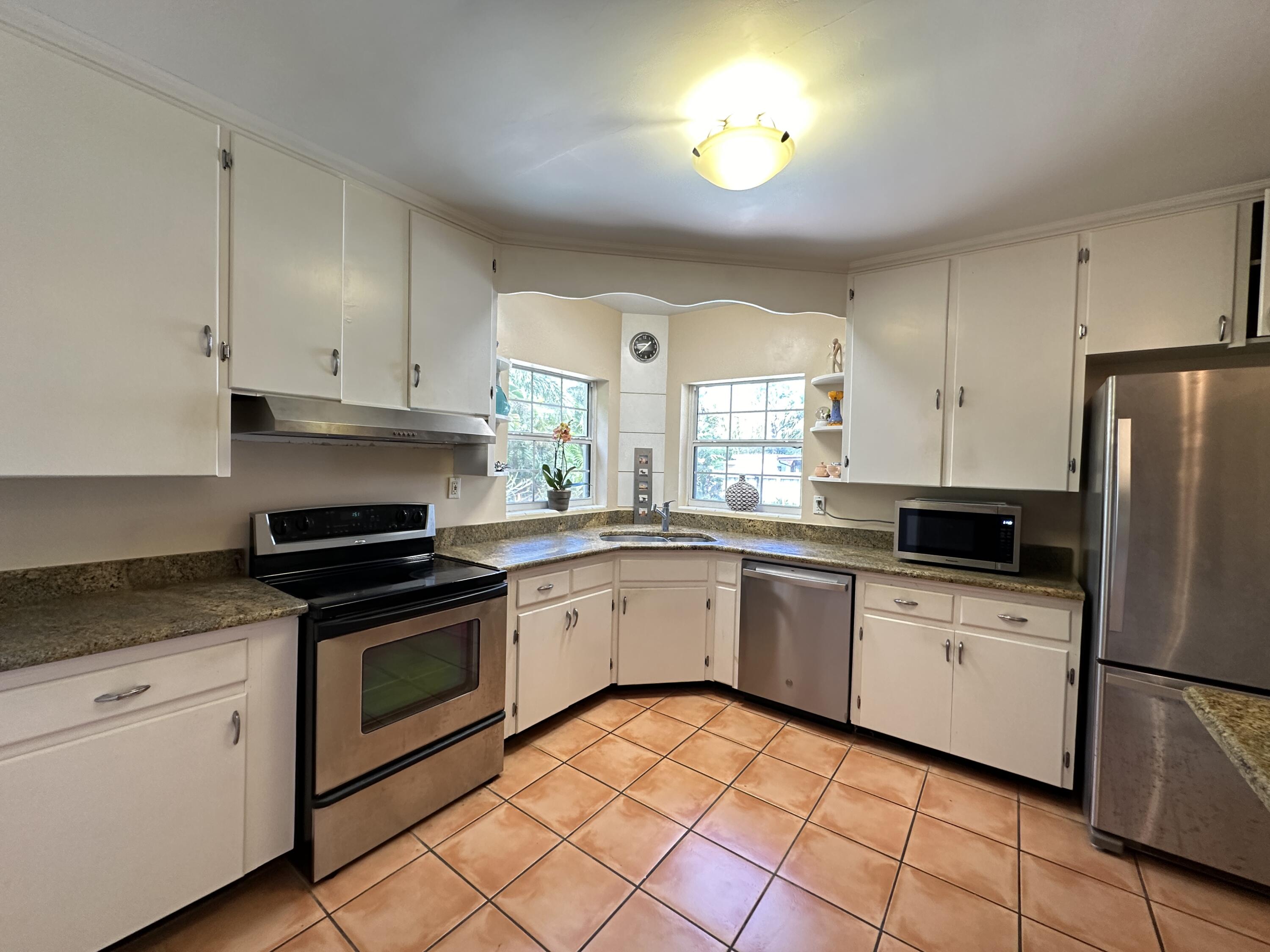 1017 Colonial Road Fort Pierce, FL 34950 - Photo 12 of 26 IMG_0418