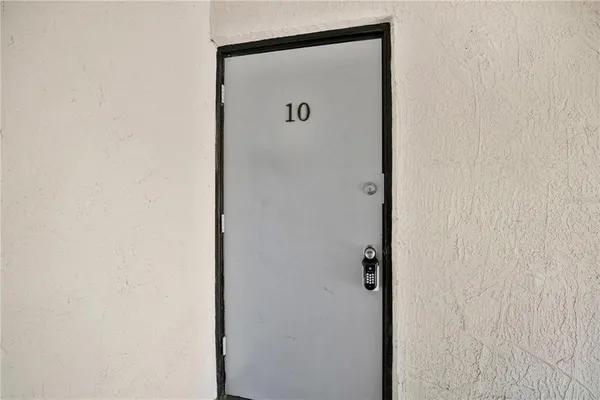 $145,000 | 2507 North Alafaya Trail, Unit 10, Orlando, FL 32826
