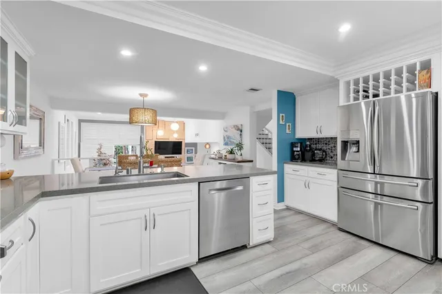 $1,288,888 | 4758 La Villa Marina, Unit J, Marina del Rey, CA 90292