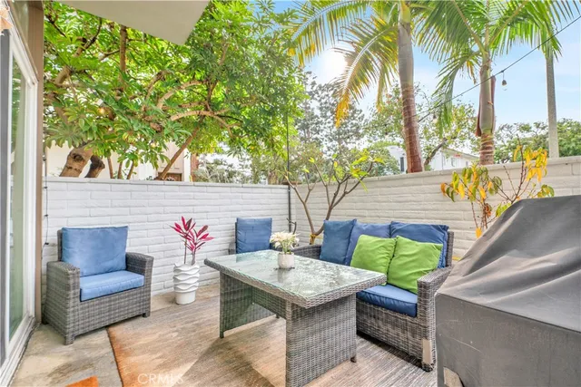 $1,288,888 | 4758 La Villa Marina, Unit J, Marina del Rey, CA 90292