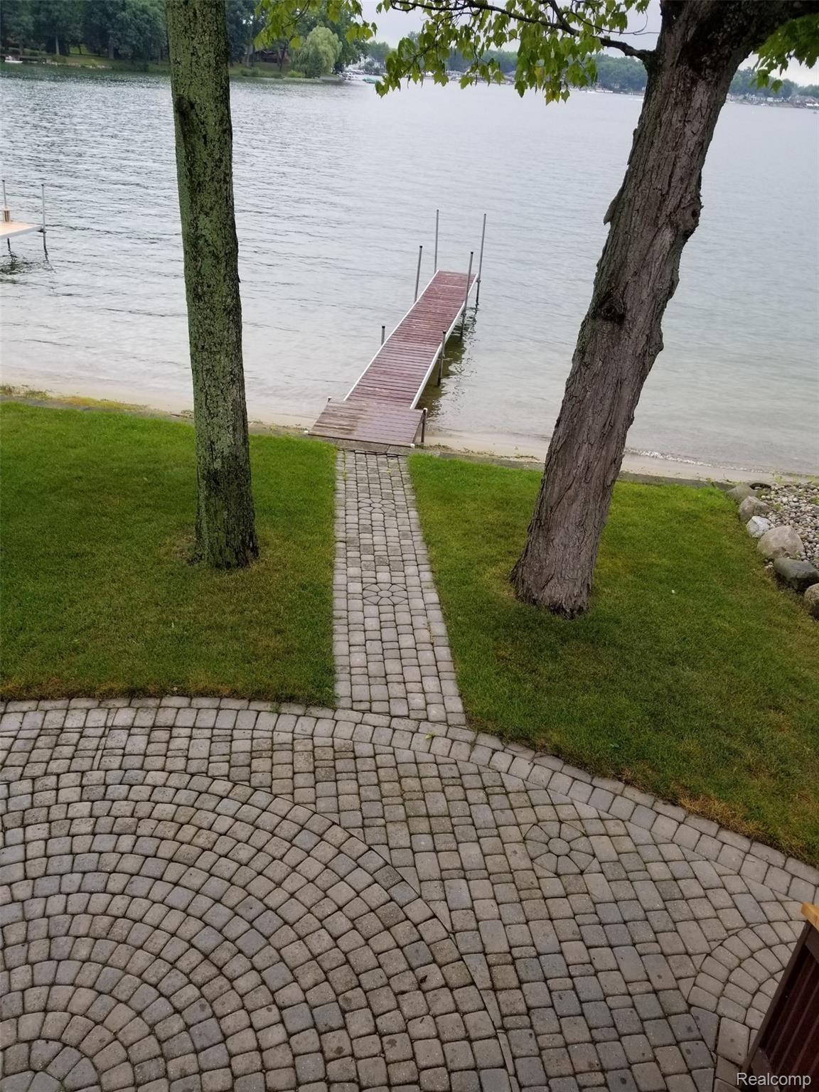 7154 Hatchery Road Waterford, MI 48327 - Photo 6 of 80 Brick pavers and dock