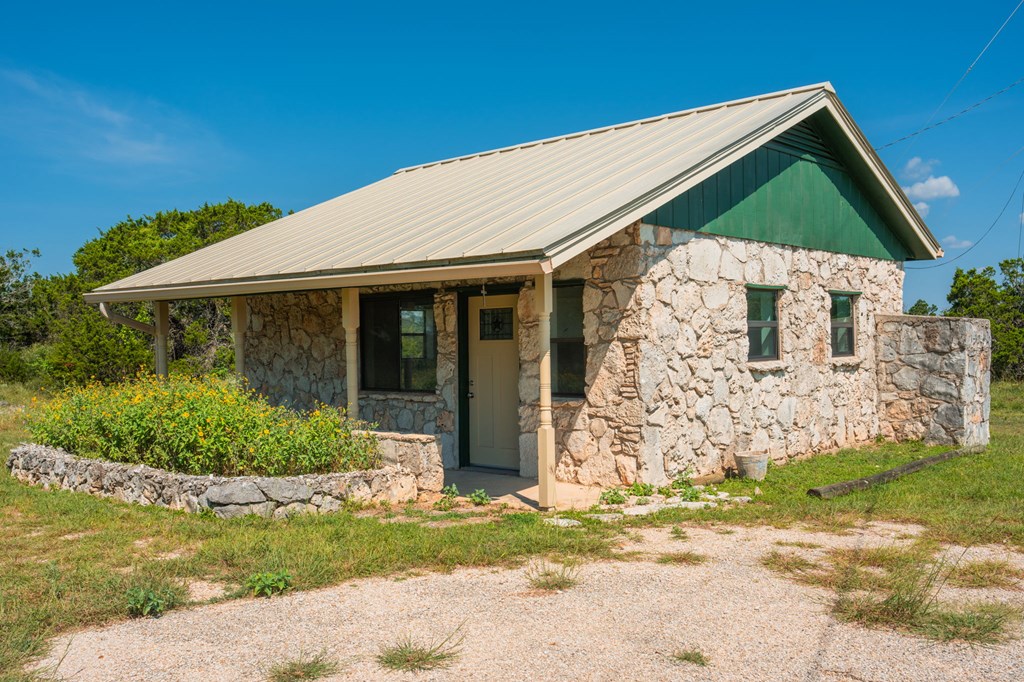 2000 Calcote Road Kerrville, TX 78028 - Photo 46 of 85 Gallery Image 46